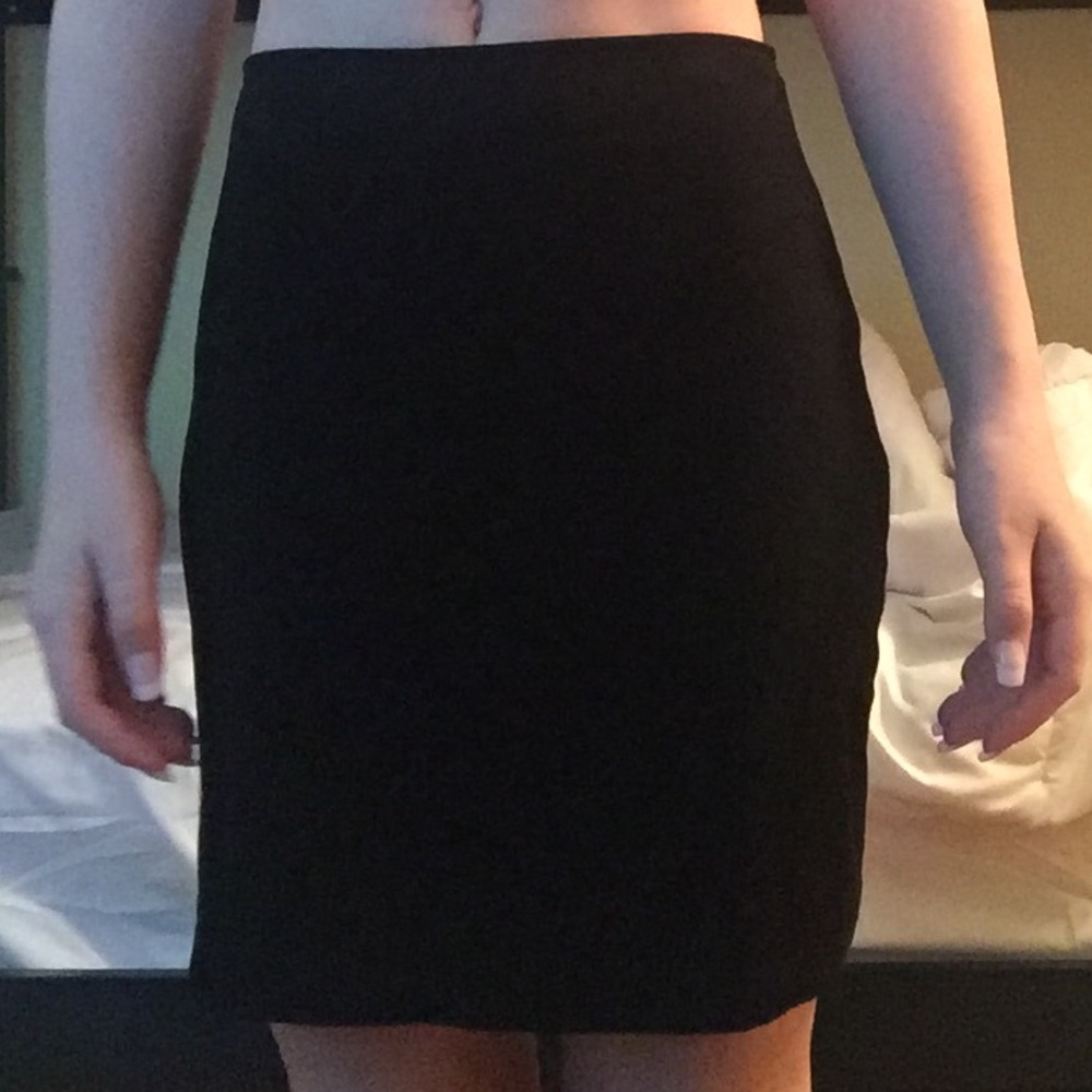- medium black skirt